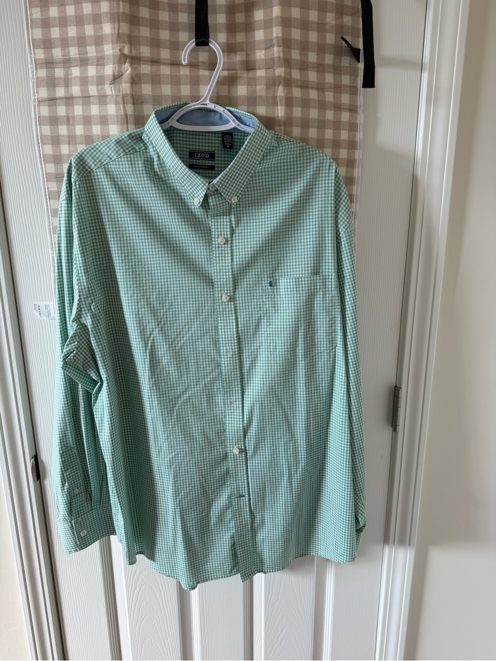 IZOD Men’s Long sleeve Green Check Button-Down Shirt